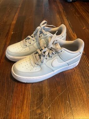 Nike Kids Low-Top Air Force Sneakers in Light Green